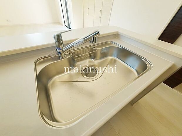 ・広々として洗い物なども使いやすいシンクです。