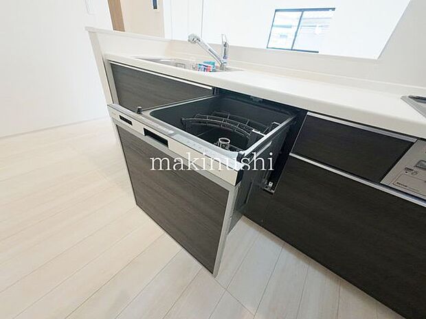 ・キッチンは後片付けおまかせの食洗機付き、余った時間は家族と過ごしたり、趣味の時間に使えます。