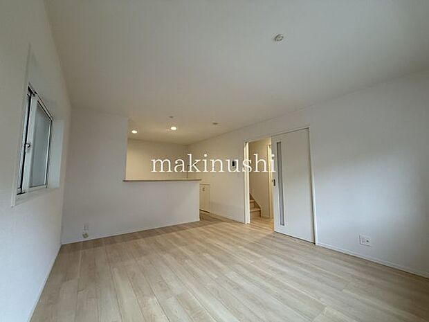 リビング忙しい朝も家族が揃って食事をして頂けるダイニングスペース。美味しいお料理と家族の会話が楽しめます。