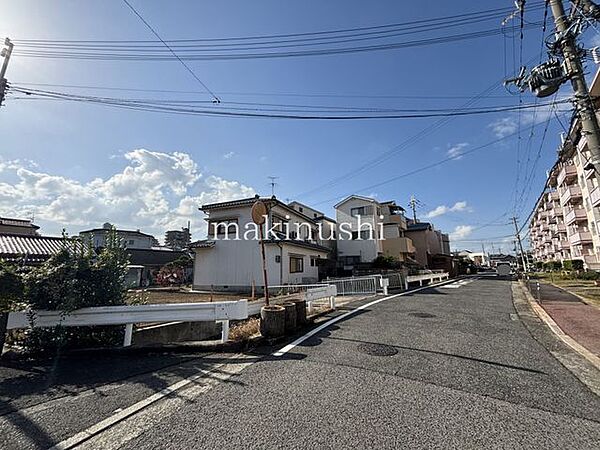 前面道路含む外観現況更地です～周辺環境もご覧下さい～