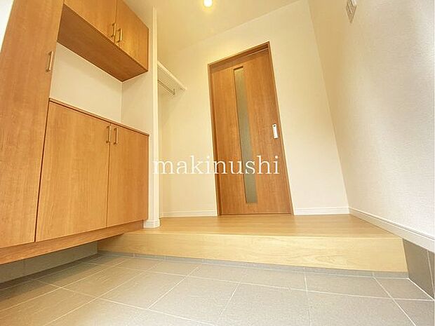 ・収納力のあるシューズボックスで玄関はスッキリ。整頓された玄関から気持ち良くお出かけできます。