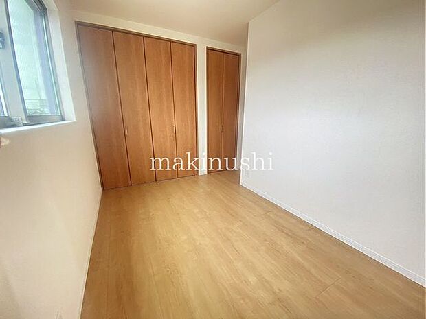 ・2面採光を確保した明るい室内は、風通しも良く、大変居心地の良い空間となっております。