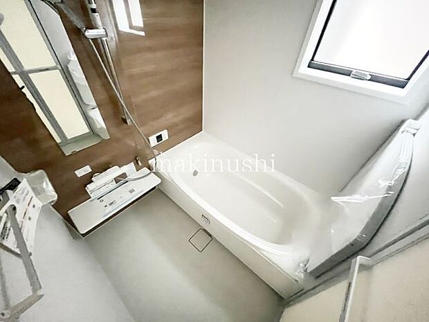 A号棟浴室は窓付なので、明るく換気もできて、カビ対策になります。