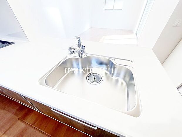 キッチン広々として洗い物なども使いやすいシンクです。