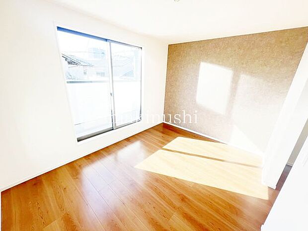 寝室バルコニーに面したお部屋日当たり良好!通風良好!!