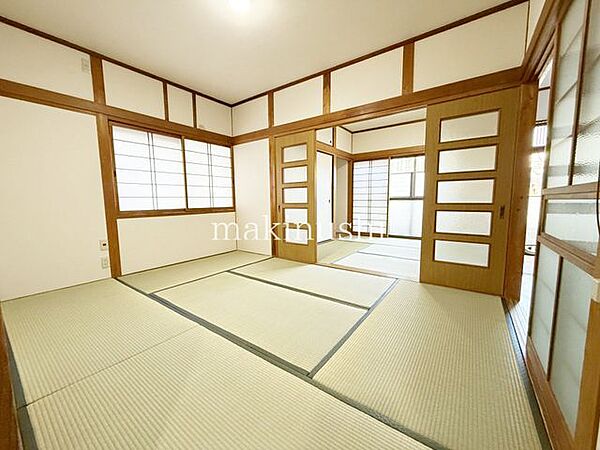 和室　　1階約6.0帖の和室になります日当たり良好