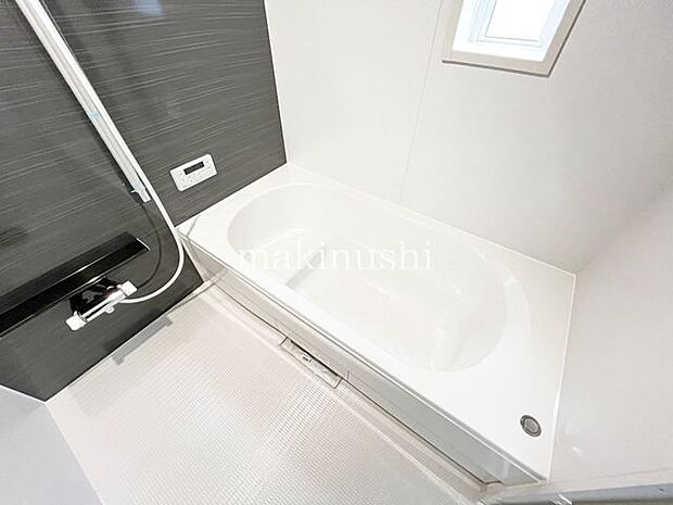 ・浴室もピカピカです。キレイな浴室での気持ちの良いバスタイムが一日の疲れを癒してくれます。