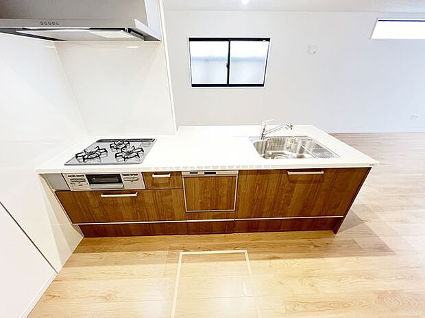 キッチンゆったりシンクは洗い物をするのに余裕の広さです。