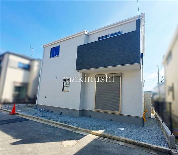 ◆完成済みでご購入の新生活がイメージしやすいです!◆15帖以上確保されたLDK!人気のカウンターキッチン仕様!◆前面道路は車通りが少なく小さなお子様がいるご家庭も安心です!