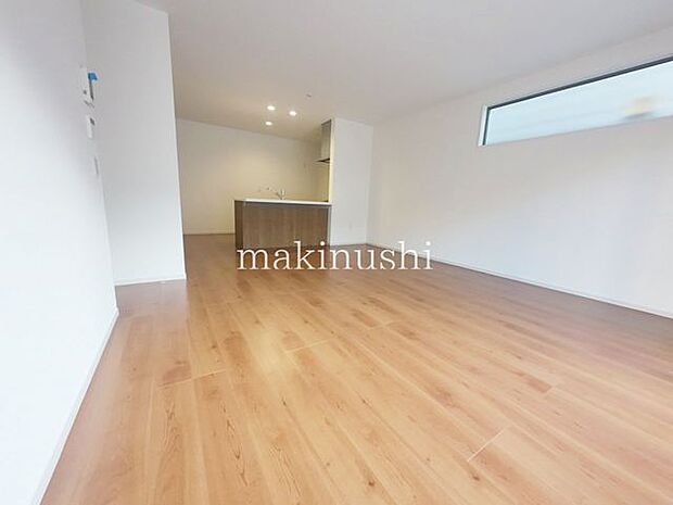 リビング約17.2帖のLDK日当たりの良いLDKは思わず微笑みたくなる居心地の良さです。