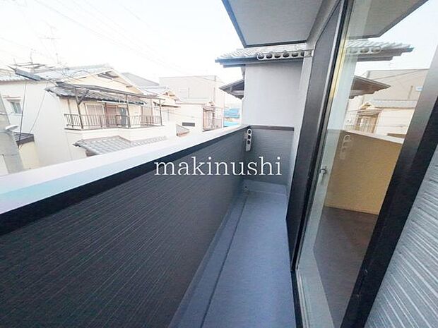 バルコニー風通しの良い明るいバルコニーです。