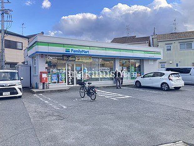 ファミリーマートはびきの五丁目店 徒歩11分。 810m