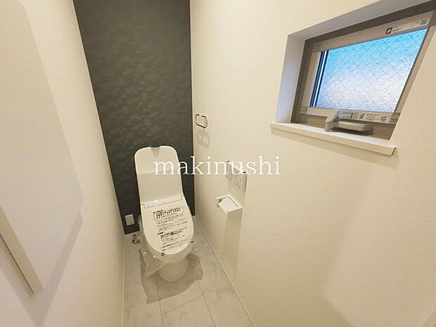 トイレ1階と2階にあります、夜のおトイレも階段を上り下りしないですみますね。