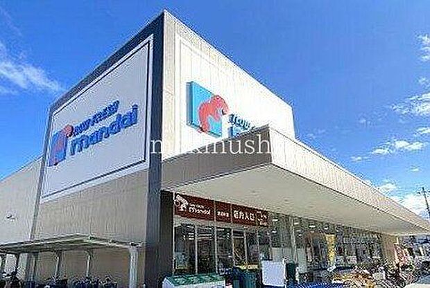 万代堺深井店 徒歩10分。 760m