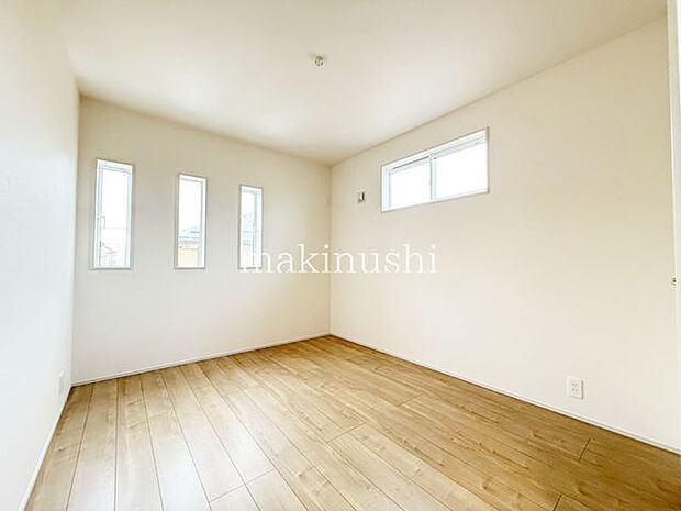 子供部屋二面採光のお部屋です