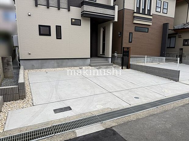 前面道路含む外観高低差のないフラットな土地です