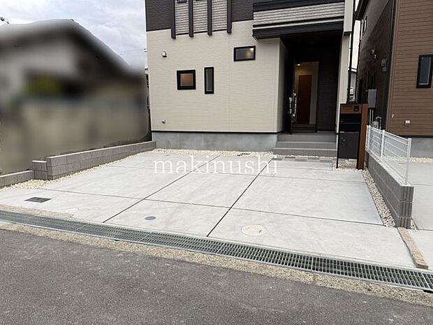 前面道路含む外観~お客様のご都合にて案内可能です~