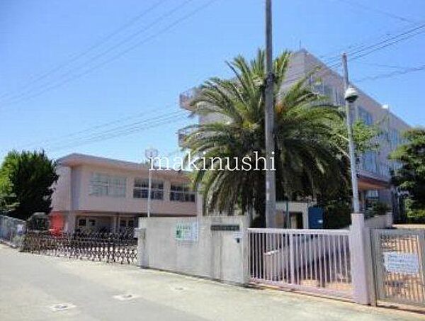 堺市立平尾小学校 徒歩10分。 740m