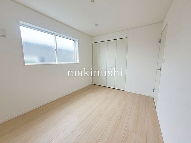 ・洋室約6.0帖二面彩光のお部屋です。通風良好。