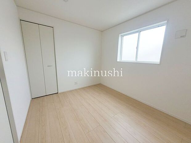 ・フローリングなので、ちょっとした汚れがあってもお掃除ラクラクです。