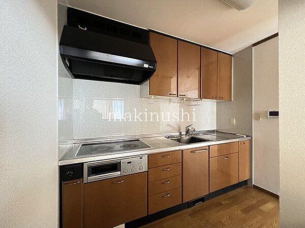 収納豊富なシステムキッチン♪安全でお手入れもラクラクのＩＨコンロです♪