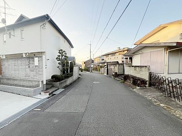 高辺台小学校まで約750ｍ♪お子様の通学は安心の距離です♪