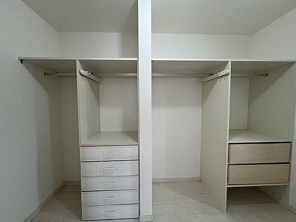 ウォークインクローゼットのある住まいで収納上手な生活を実現♪