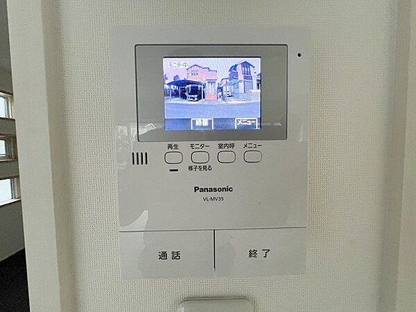 ＴＶモニター付きインターホン♪ドアを開けずに用件がわかると何かと便利で安心です♪