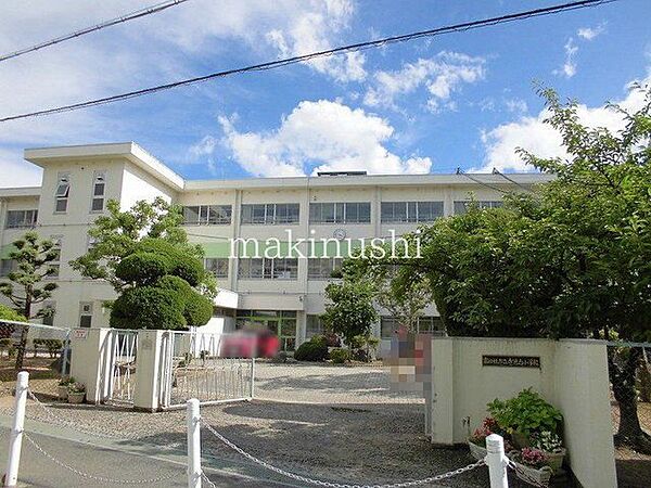 富田林市立寺池台小学校 徒歩6分。 410m