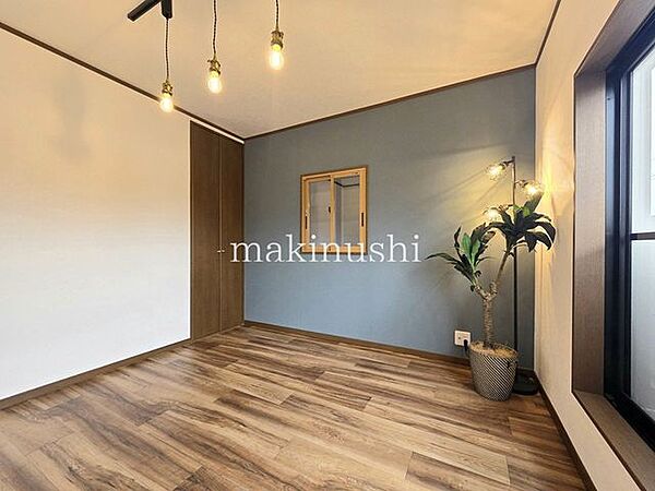 3階各居室には収納スペースがあり、お洋服が整理できてお部屋が広く使えます♪