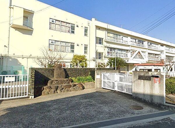 羽曳野市立古市南小学校 徒歩7分。 550m