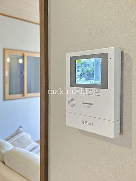 ＴＶモニター付きインターホン♪ドアを開けずに用件がわかると何かと便利で安心です♪