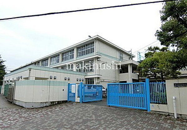富田林市立第三中学校 徒歩14分。 1080m