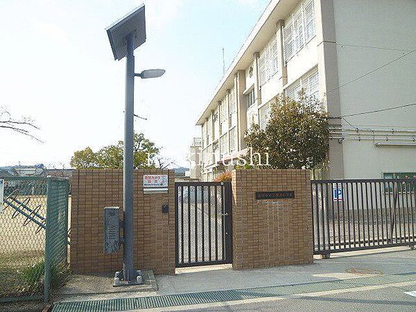 富田林市立彼方小学校 徒歩16分。 1250m