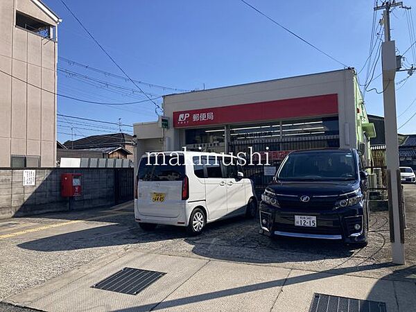 富田林板持郵便局 徒歩16分。 1250m
