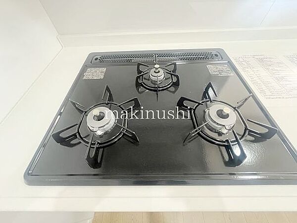 3口コンロのキッチンは毎日のお料理がはかどります
