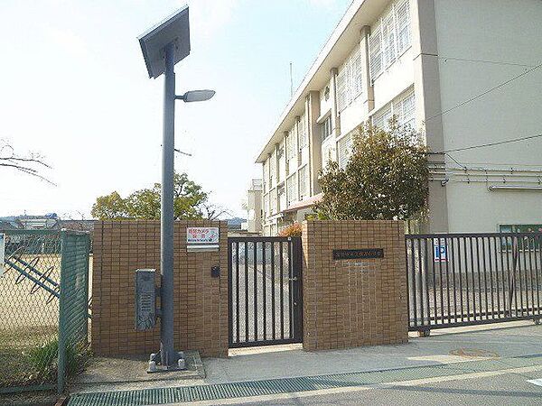 富田林市立彼方小学校 徒歩24分。 1900m