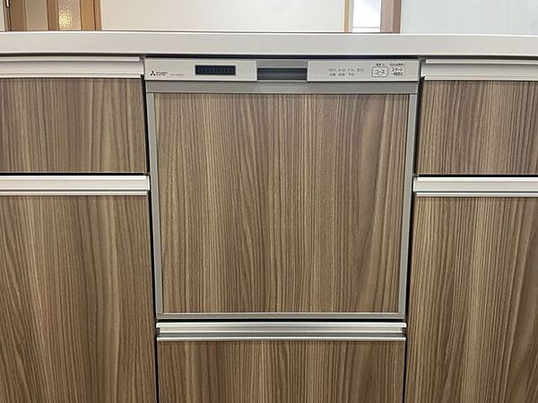 ラクラク後かたづけ♪ママの手にも優しい食器洗乾燥機付き♪