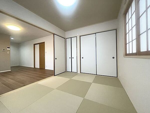畳を新調しています♪半帖畳採用で現代的な和室を演出♪