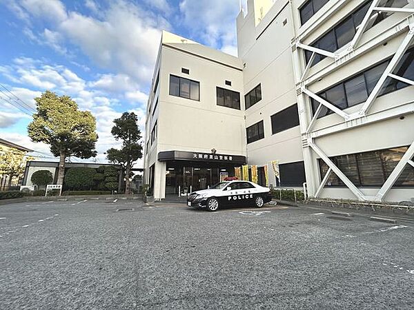 大阪府黒山警察署 徒歩27分。 2100m
