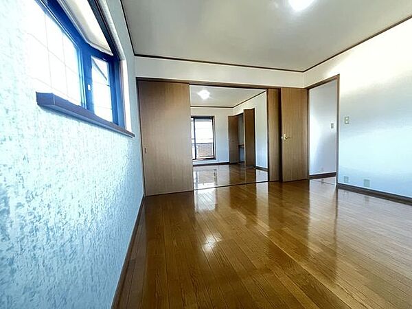 令和7年1月にクロス張替・ハウスクリーニングをしていますので、室内ピカピカです♪
