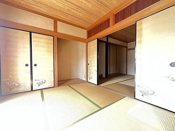 1階の和室は6帖ち4.5帖の続き間です♪