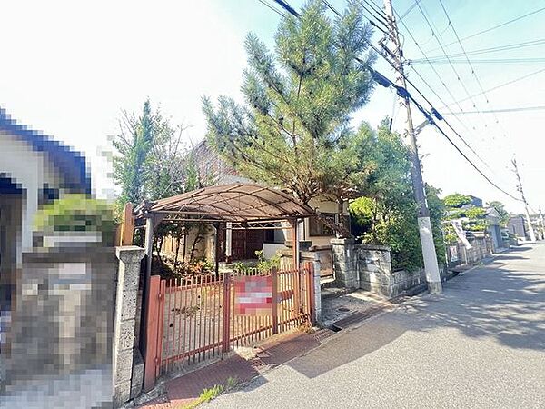 前道は幅員が約5.5ｍありますので、駐車しやすいです♪