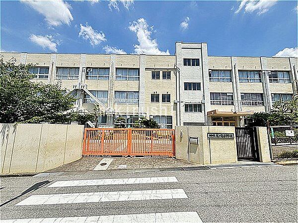 河南町立近つ飛鳥小学校 徒歩9分。 710m