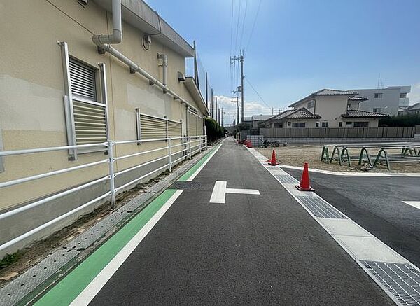 長野小学校まで約170m・長野中学校まで約10ｍ♪お子様の通学は安心の距離です♪