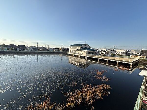 今池公園 徒歩11分。 810m
