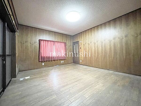 2面採光の明るいお部屋♪広々10帖ございます♪