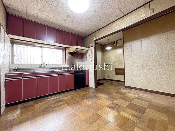 窓があるのでお料理の匂いがこもりにくいです♪
