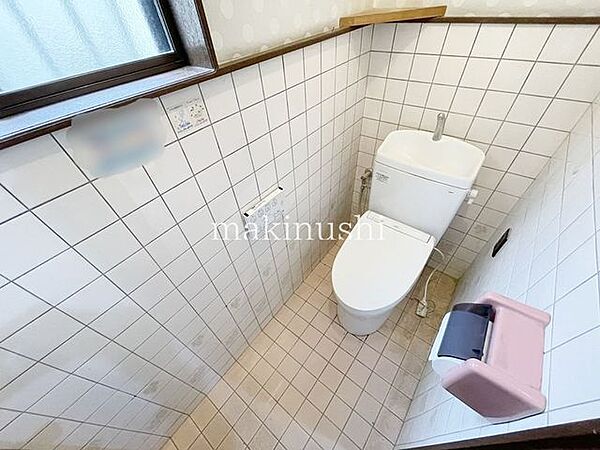 温水洗浄機能付き♪トイレは1階と2階にあるのでとても便利です♪