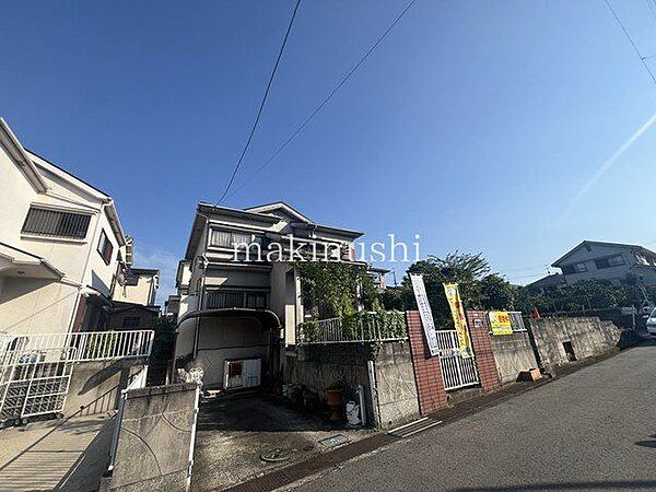小金台小学校まで約220ｍ・明治池中学校まで約350ｍ♪お子様の通学は安心の距離です♪